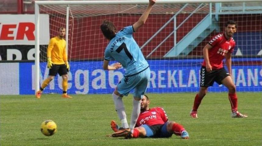 H&uuml;seyin Avni Aker'de 34 Yıl Sonra Amat&ouml;r Bir Ma&ccedil; Oynandı