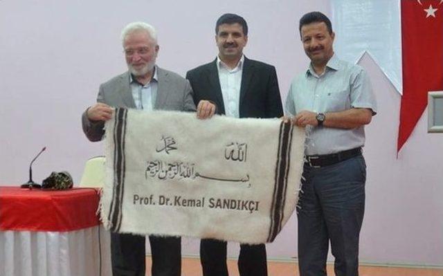 Siirt'te 'insan İlişkilerinde Samimiyet' Konulu Konferans Düzenlendi