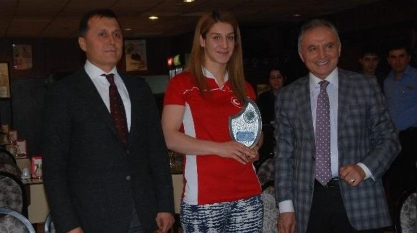 Sama &Ccedil;alışkan, Gen&ccedil;lik Olimpiyatları'nda