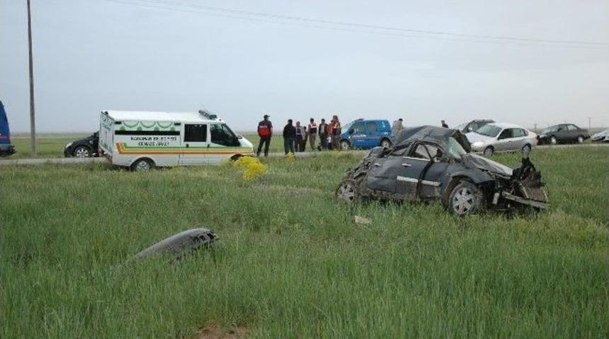 Karaman'da Otomobil Takla Attı: 1 &Ouml;l&uuml;, 1 Yaralı