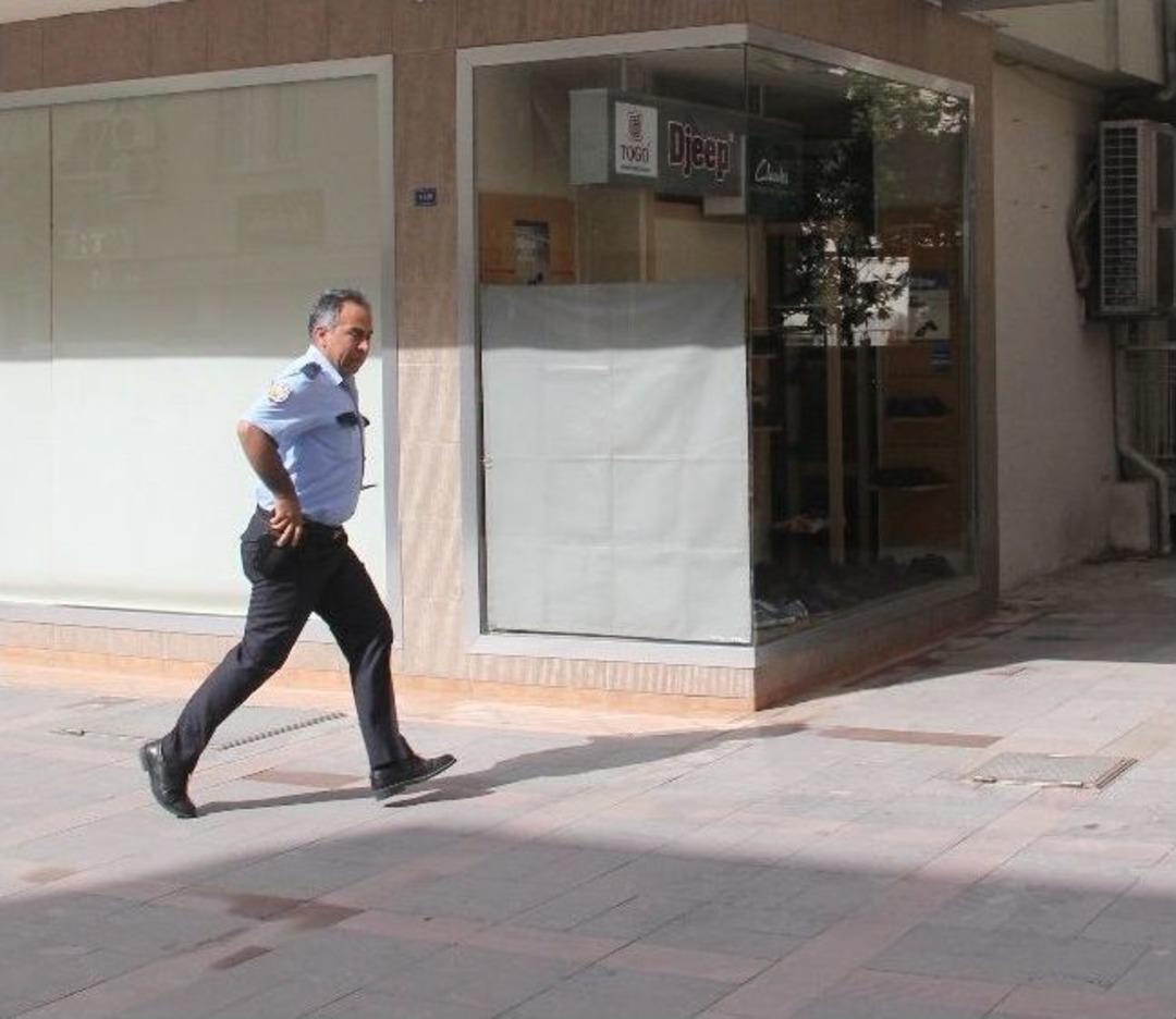 (&ouml;zel Haber) Eşini Kovalarken Yakalandı