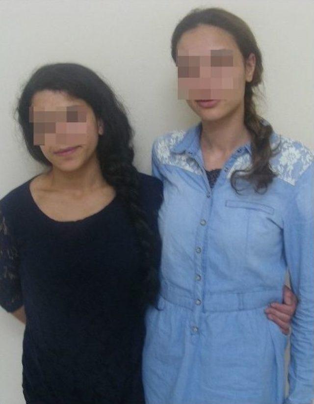 (&ouml;zel Haber) İki Gen&ccedil; Kız Bir Tabla Y&uuml;z&uuml;ğ&uuml; &Ccedil;aldı, Ka&ccedil;arken Yakalandı 3