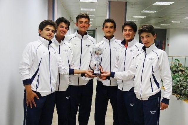 Yamanlar Liseler Tenis&rsquo;te T&uuml;rkiye Şampiyonu Oldu 1