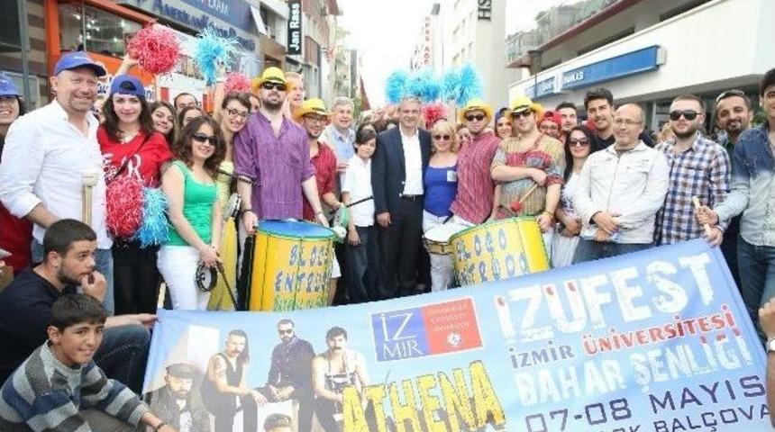 İzmir &Uuml;niversitesi Bahar Şenliğinde Athena Coşkusu