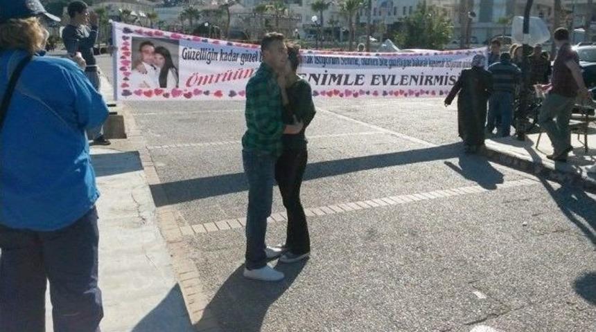 S&uuml;rpriz Evlilik Teklifine Tatilciler De Şahit Oldu