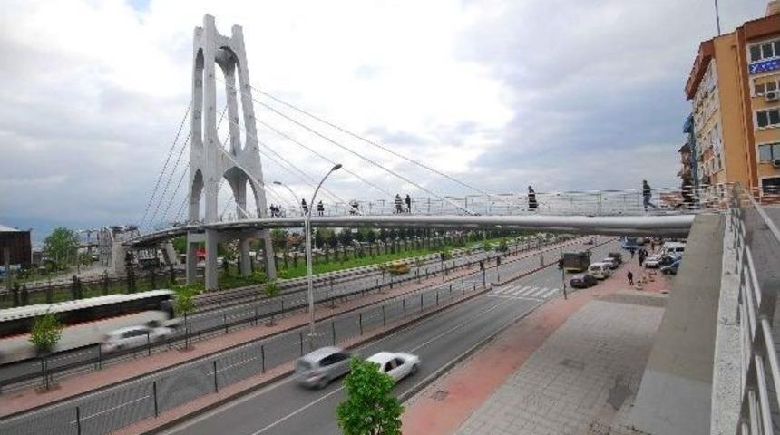 İzmit Mimar Sinan K&ouml;pr&uuml;s&uuml; Boyanıyor