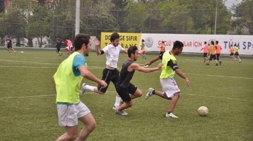 Om&uuml;&rsquo;de 6. Geleneksel Sınıflar Arası Futbol Turnuvası Başladı