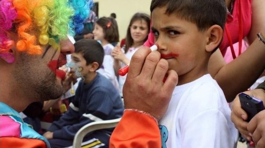 &Ouml;ğrencilerinden K&ouml;yde Okuyan Minik &Ouml;ğrencilere Destek