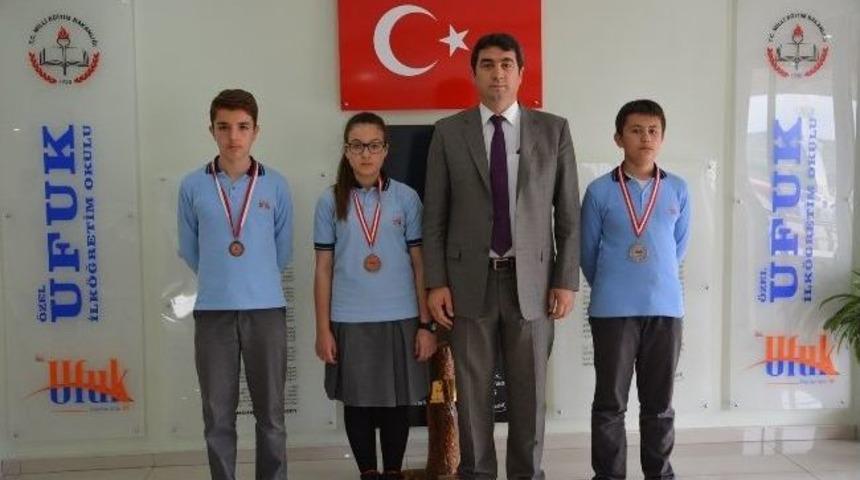 Ufuk Koleji Kula İ&ccedil;in T&uuml;rkiye&rsquo;yle Yarışıyor