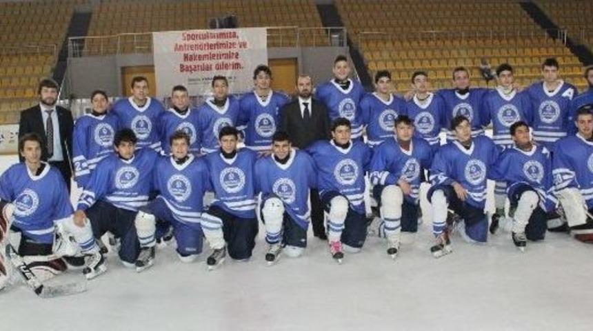 B&uuml;y&uuml;kşehirli Gen&ccedil; Hokeyciler Play-off&rsquo;ta