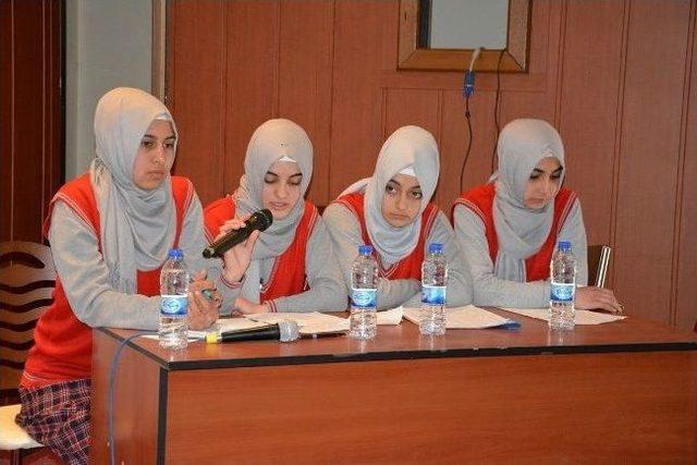 Lise Gen&ccedil;ler &lsquo;kadına Şiddeti&rsquo; Tartıştı 2