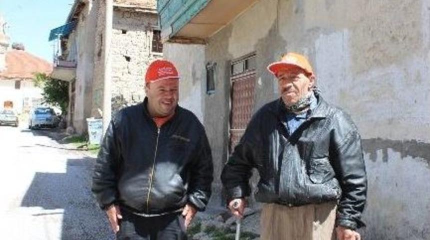 Evini, Levhayla Korumaya &Ccedil;alışıyor