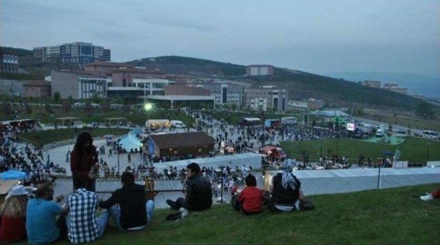 D&uuml;zce &Uuml;niversitesinde Şenlik Var