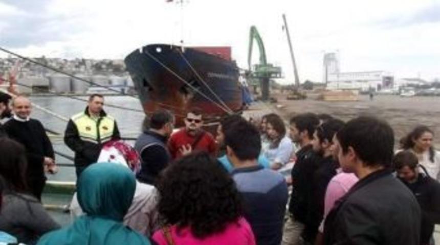 &Uuml;niversitelilerden Samsun Limanına Teknik Gezi