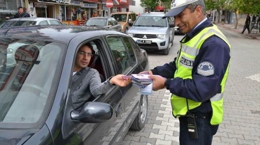 Kulu&rsquo;da Trafik Polisinden Broş&uuml;rl&uuml; Uyarı