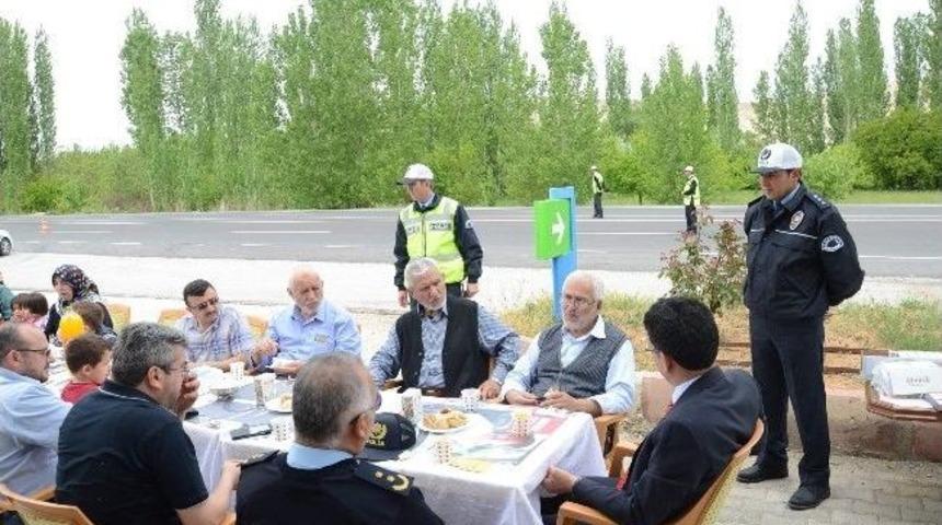 Darende&rsquo;de Trafik Haftası Uygulaması