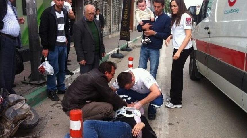 (&ouml;zel Haber) Motosikletteki Bebek &Ouml;l&uuml;mden D&ouml;nd&uuml;, Annesi Yaralandı