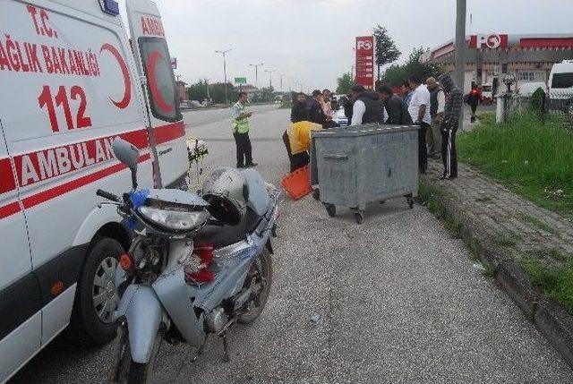 Motosiklet Bisiklet S&uuml;r&uuml;c&uuml;s&uuml;ne &Ccedil;arptı: 2 Yaralı 1