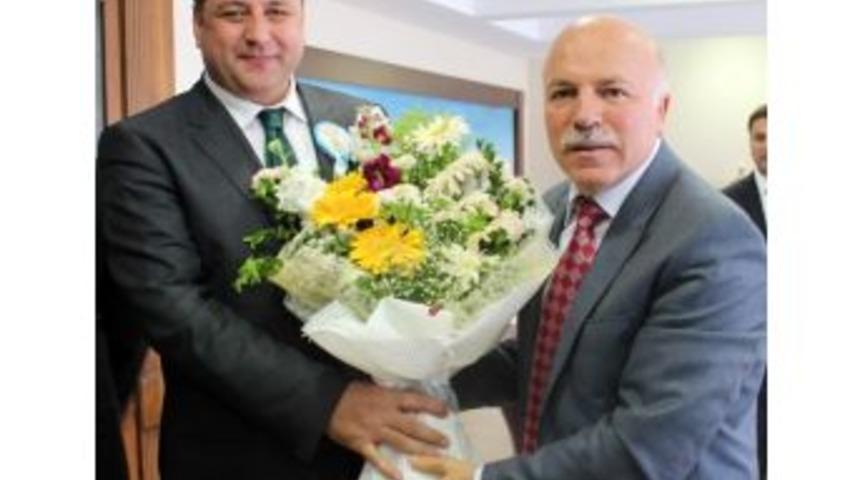Sekmen'den &Ccedil;ağrı: "hali Vakti Yerinde Olan Erzurumlular Vakıf Kursunlar"