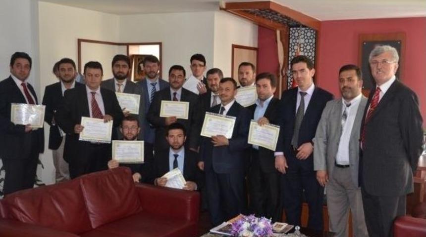 M&uuml;ft&uuml;l&uuml;k Tarafından D&uuml;zenlenen Tashih-i Huruf Kursu Sona Erdi