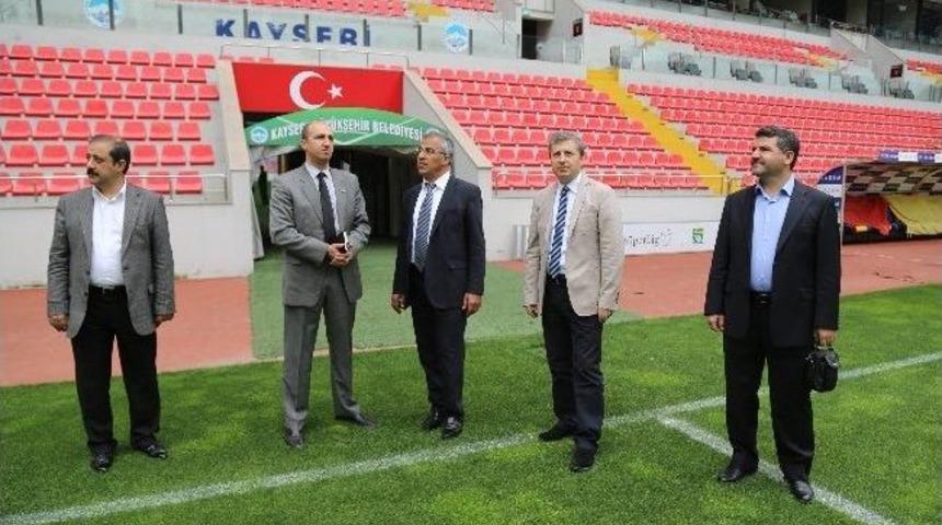 Bing&ouml;l Belediye Başkanı Y&uuml;cel Barakazi: