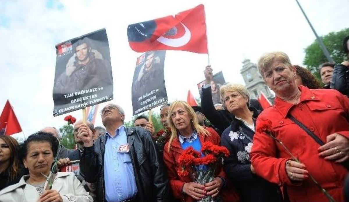 Deniz Gezmiş Ve Arkadaşları, İdamlarının 42. Yıld&ouml;n&uuml;m&uuml;nde Dolmabah&ccedil;e&rsquo;de Anıldı