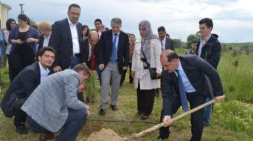 Yrd.do&ccedil;.dr. Mehmet Ş&uuml;kr&uuml; Yıldırım Anısına 350 Fidan Dikildi