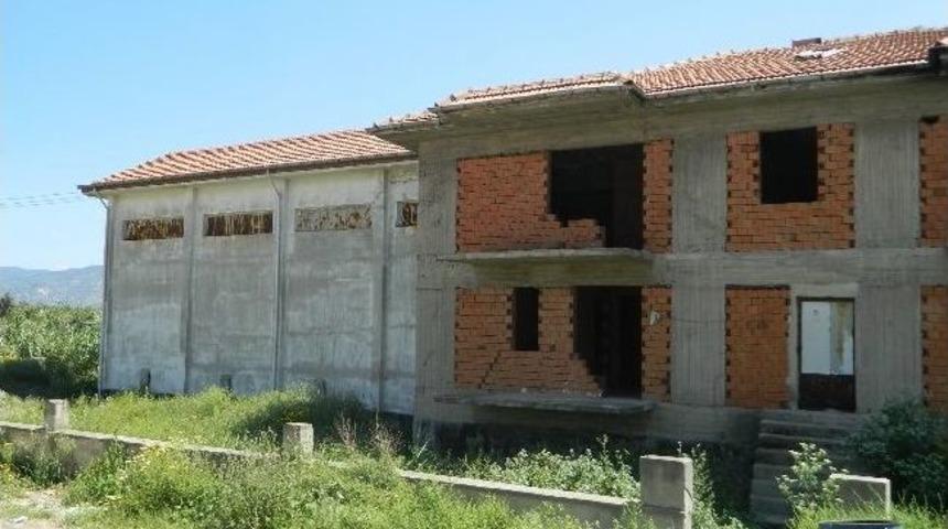Akıma Kapılan Hırsızlık Ş&uuml;phelisi Ağır Yaralandı