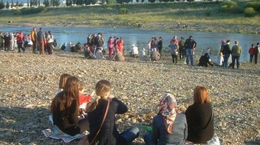 Burhaniye&rsquo;de Hıdırellez Coşkusu Yaşandı