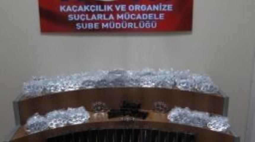 Erzurum&rsquo;da Ka&ccedil;ak Sigara Ve Cep Telefonu Operasyonu