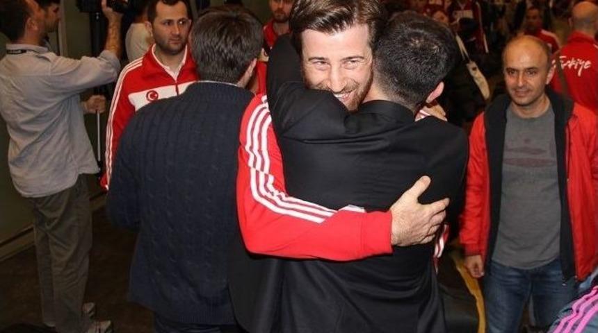 Avrupa Şampiyonu Enes Erkan&rsquo;a Coşkulu Karşılama