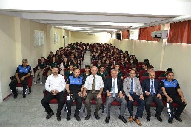 Öğrencilere “güvenli Ve Bilinçli İnternet Kullanımı” Eğitimi 1