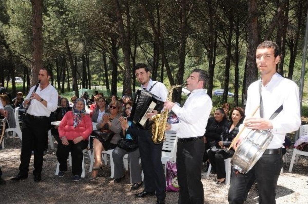 Manisalı Kadınların Hıdrellez Coşkusu