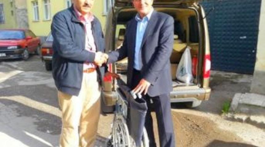 Yağmur Damlası Derneğinin La&ccedil;in &Ccedil;ıkartması