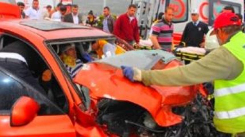 Trafik Kazasında Belediyesporlu Futbolcu ile 4 kişi Yaralandı