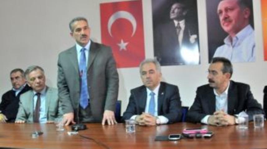 Yalova Ak Parti Yeni Y&ouml;netim Listesi Başbakanın &Ouml;n&uuml;nde