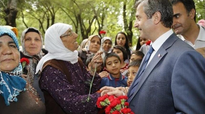 Başkan Tahmazoğlu, Hıdırellez Bayramında Vatandaşlarla Sohbet Etti