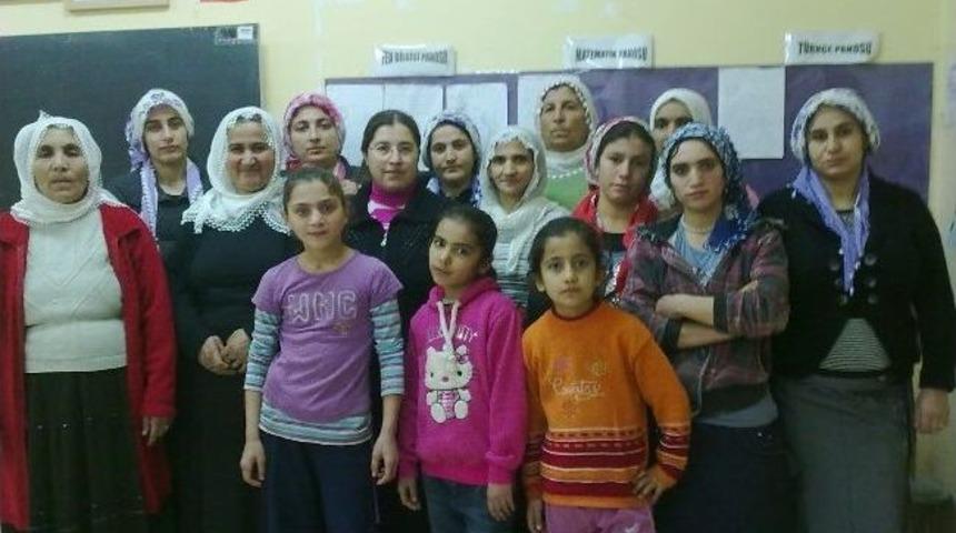 Siirt, G&ouml;n&uuml;l El&ccedil;ileri Projesi Meyve Verdi