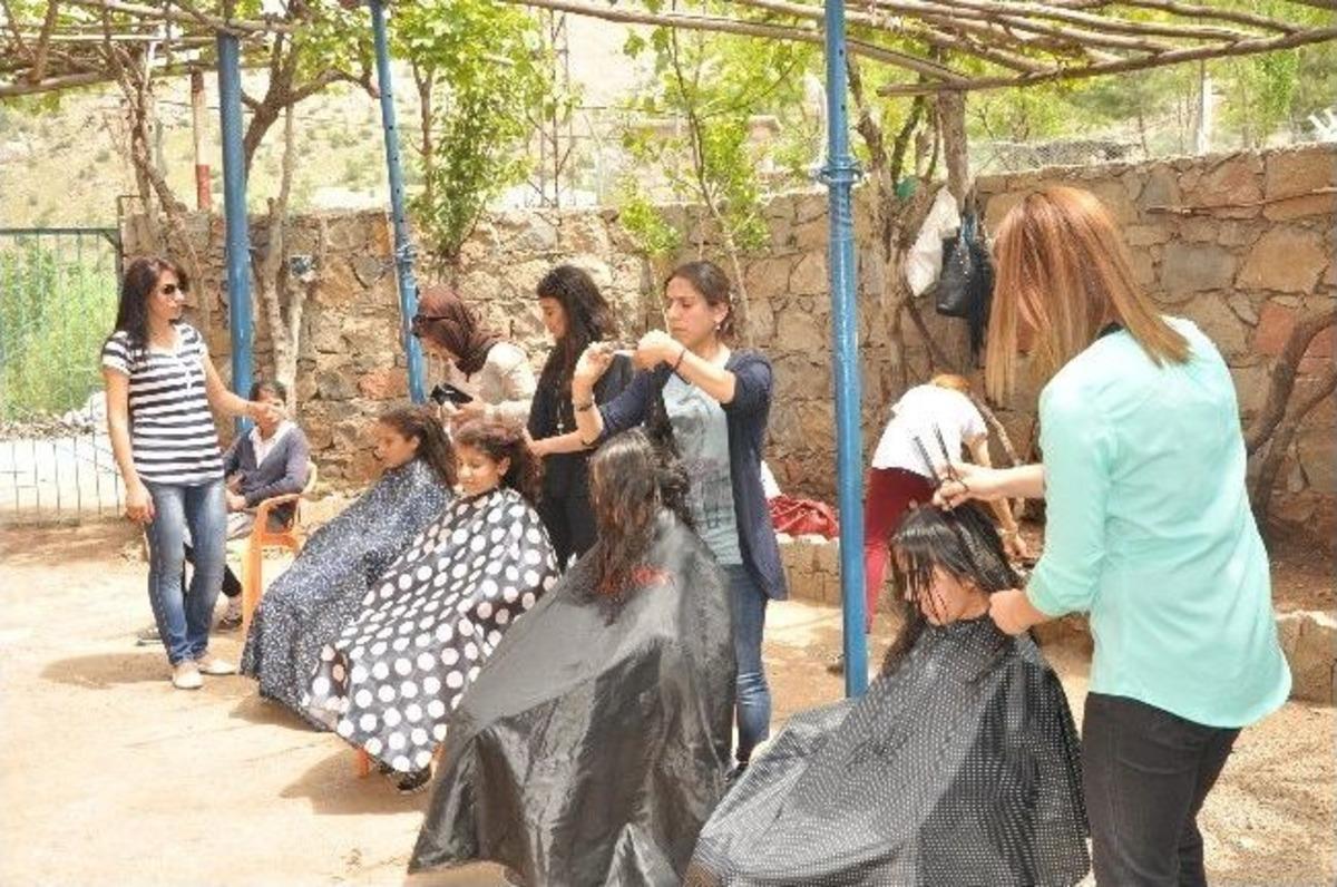 K&ouml;y &Ccedil;ocukları İlk Kez Kuaf&ouml;rle Tanıştı