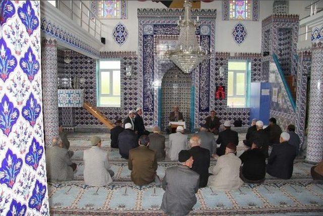 Hendek Yukarı &Ccedil;alıca&rsquo;da Anma 1