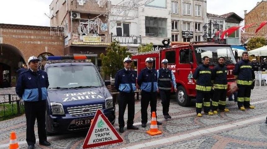 Edirne'de Trafik Haftasında Bilgilendirici Stant Kuruldu