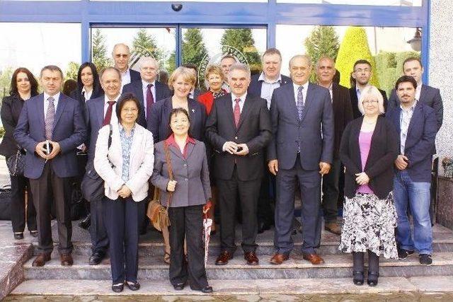 Sakarya Üniversitesi İle Leeds Metropolıtan Üniversitesi İşbirliği Devam Ediyor