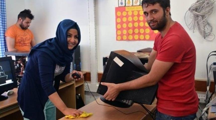 Kmü’den Köy Okullarına Teknik Destek