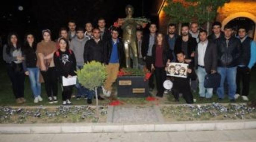 Chp'li Gençlerden 12 Mart Muhtırası'nı Protesto