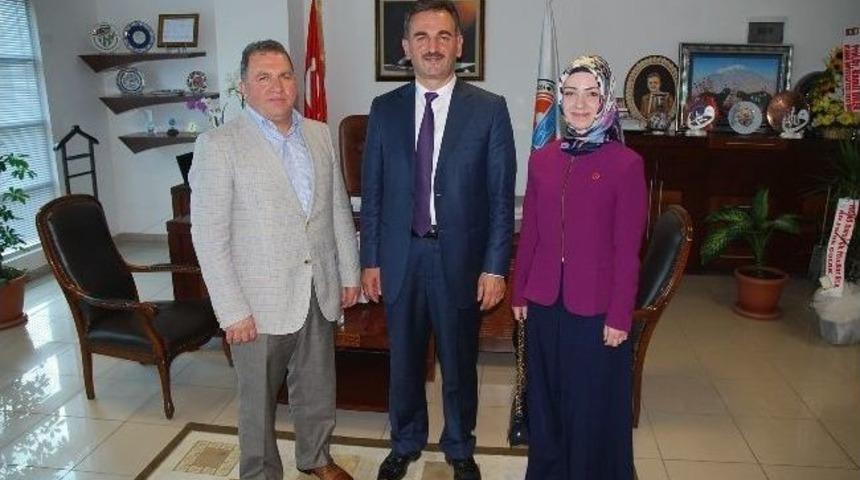 Yılmaz&rsquo;a Ziyaretler S&uuml;r&uuml;yor