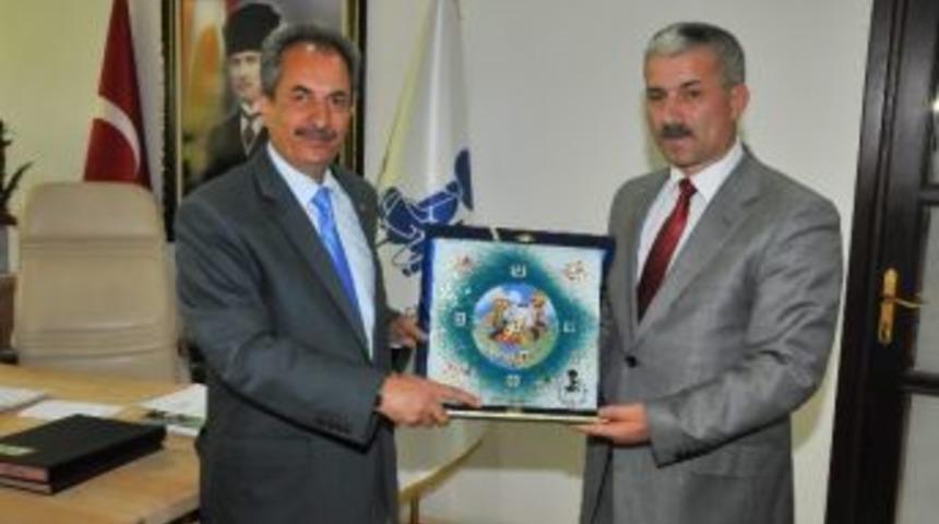 Başkan Akkaya&rsquo;dan M&uuml;d&uuml;r Durum&rsquo;a Teşekk&uuml;r