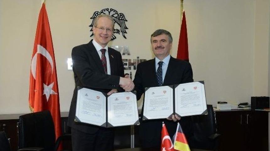 Konya-hannover Kardeş Şehir &Ouml;n Protokol&uuml; İmzalandı