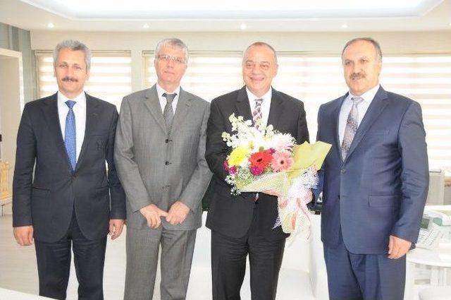 Başkan Erg&uuml;n Tebrikleri Kabul Etti 1