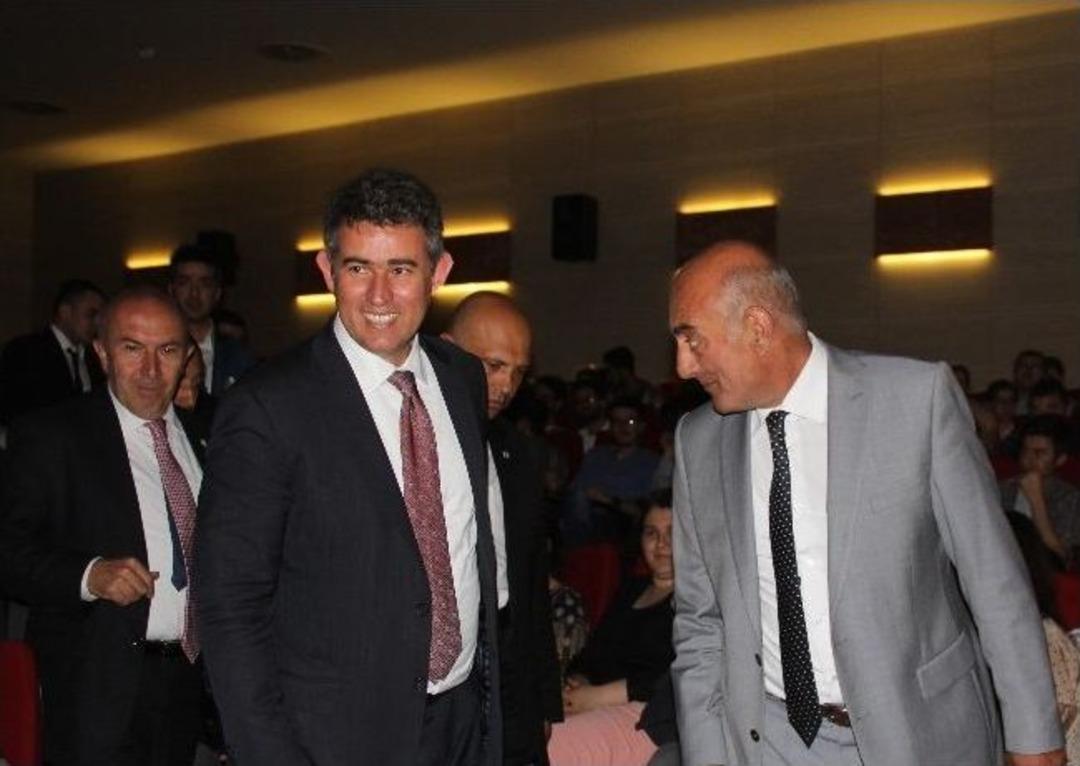 Tbb Başkanı Feyzioğlu, Atat&uuml;rk &Uuml;niversitesi'nde &Ouml;ğrencilerle S&ouml;yleşi Yaptı