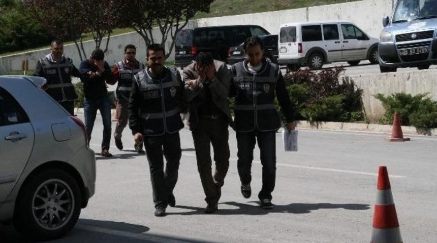 Yozgat Polisi Hırsızlık İ&ccedil;in Markete Girmeye &Ccedil;alışan 2 Kişiyi Yakaladı